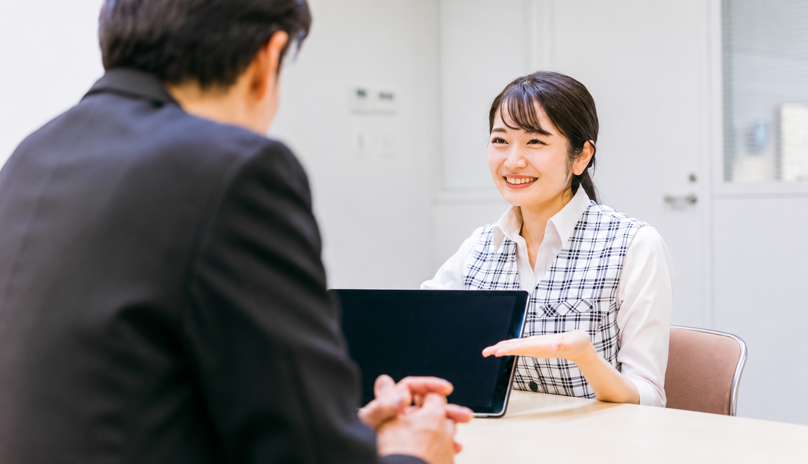 相談している様子